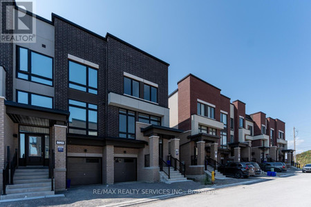 723 Heathrow Path, Oshawa