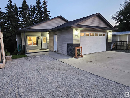 739 Lakeside Dr, Rural Parkland County