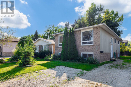 74 Courtice Crescent, Collingwood