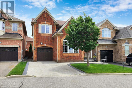 740 Rayner Court, Milton