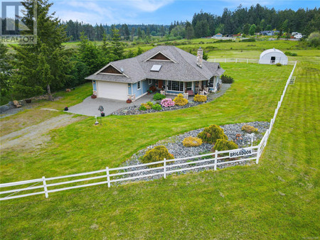 745 Kaplar Rd, Qualicum Beach