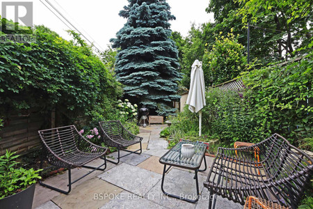 75 A Garden Avenue, Toronto W 01