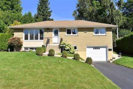 77 Hill Crescent, Ancaster