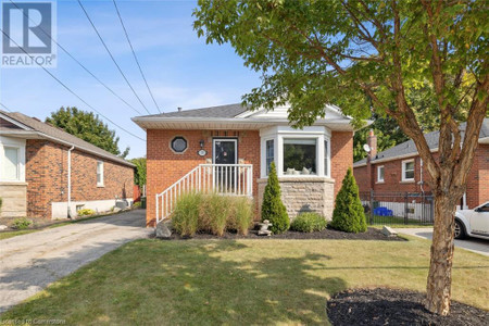 777 Queensdale Avenue E, Hamilton