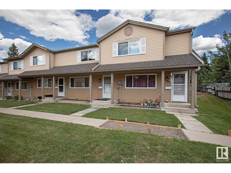 785 Village Dr, Sherwood Park