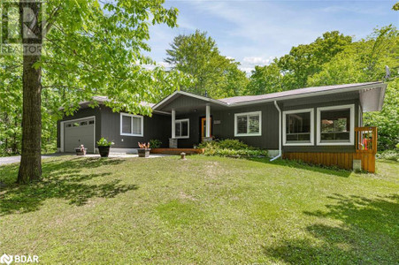 7877 Pineridge Road, Washago