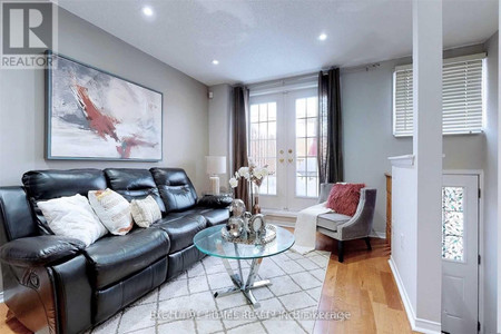 Living room - 79 Hedge End Road, Toronto, ON M1B5Z4 Photo 1