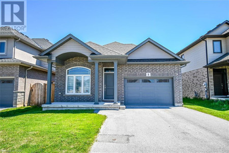 8 Berkshire Drive, St Catharines