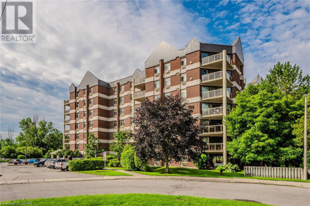 8 Christopher Court Unit 401, Guelph