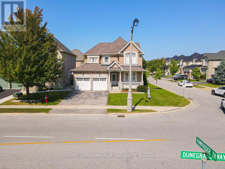 8 Dunegrass Way, Brampton Bram East