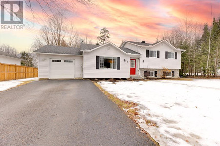 8 Runge Drive, Petawawa