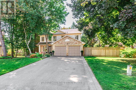 8 Spinning Wheel Court, Markham Bayview Glen