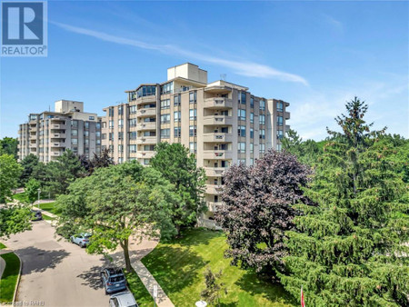 8 Village Green Unit 611, Stoney Creek