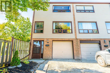 80 80 Park Lane Circle, Clarington Bowmanville