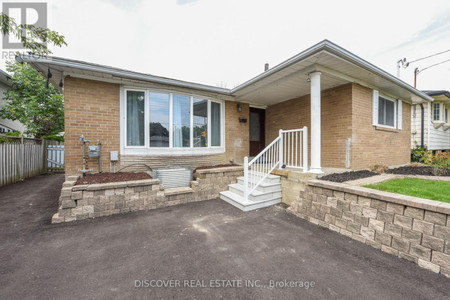 809 Bloor Street, Mississauga Applewood