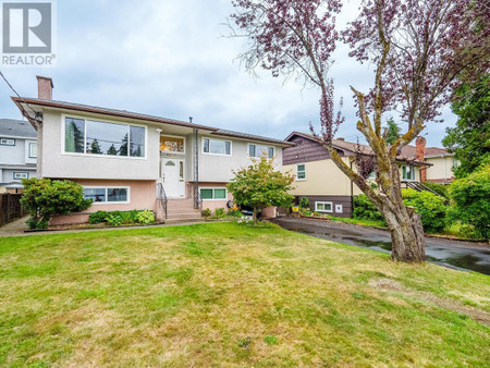 8092 18th Avenue, Burnaby