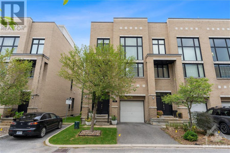 812 Petra Private, Kanata