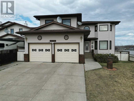 8218 104 Avenue, Peace River