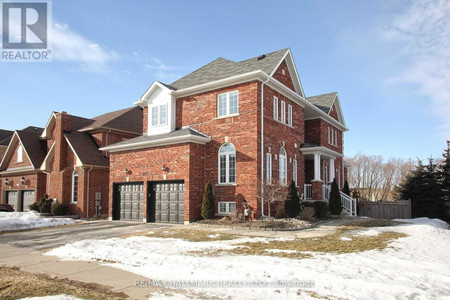 825 Black Cherry Drive, Oshawa Taunton