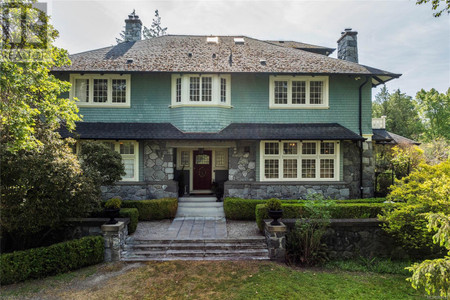 825 Foul Bay Rd, Oak Bay