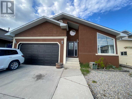 84 Castlefall Way Ne, Calgary