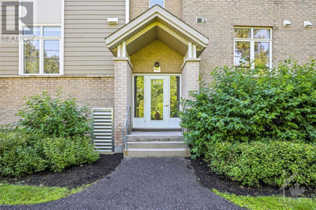 849 Blackcomb Private Unit D, Ottawa