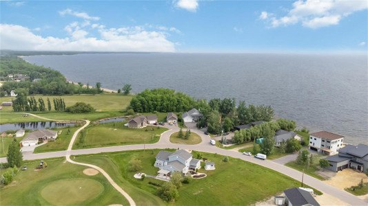 85 Corona Crescent, Gimli