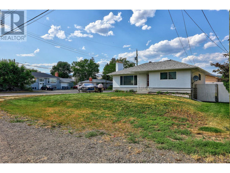 852 Renfrew Ave, Kamloops