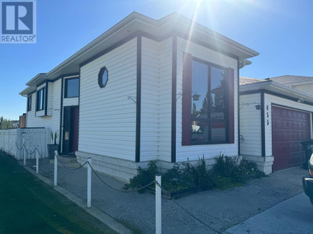 855 Red Crow Boulevard W, Lethbridge