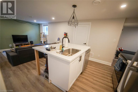 87 Eastdale Crescent Unit Lower, Welland