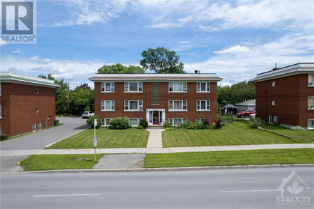 879 Kirkwood Avenue, Ottawa