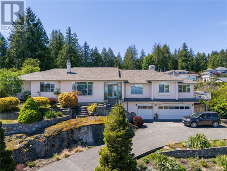 8816 Forest Park Dr, North Saanich