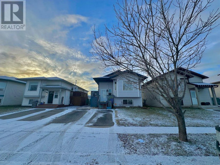 8829 65 Avenue, Grande Prairie