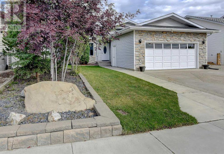 8930 103 Avenue, Grande Prairie