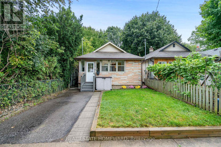 9 Emmott Avenue, Toronto Oakridge