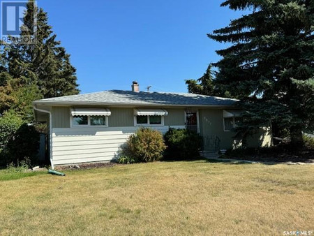 9031 16th Avenue, North Battleford