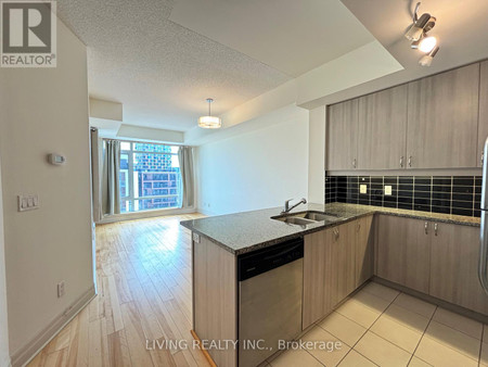 Living room - 904 8130 Birchmount Road, Markham, ON L6G0E4 Photo 1