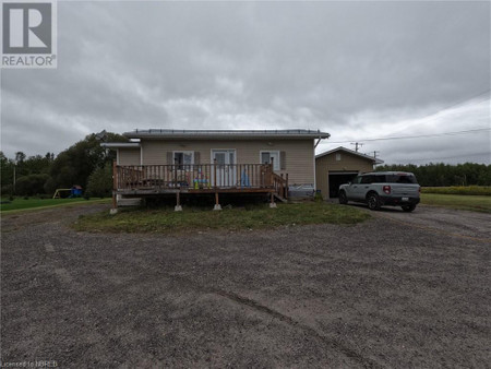 905 Levac Road, Cache Bay