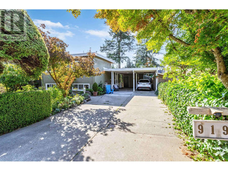 919 Fairmont Road, North Vancouver