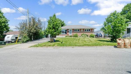 920 Eagle Cres, London