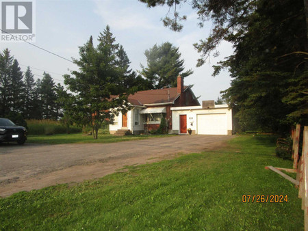 928 Great Northern Rd, Sault Ste Marie