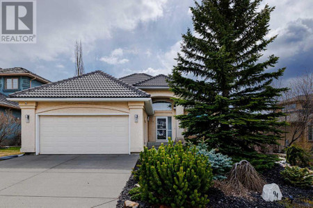 94 Gleneagles Close, Cochrane