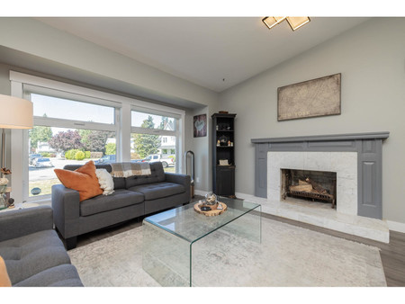 9470 209 B Crescent, Langley