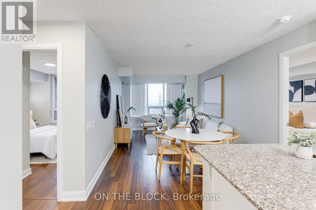 950 25 Viking Lane, Toronto