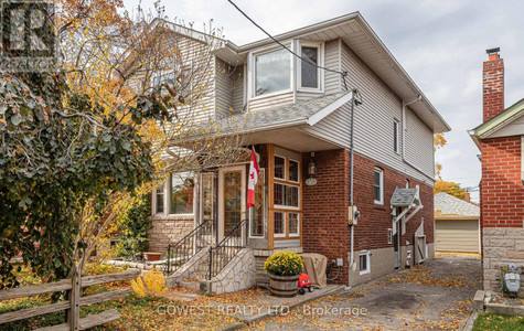 952 Coxwell Avenue, Toronto East York