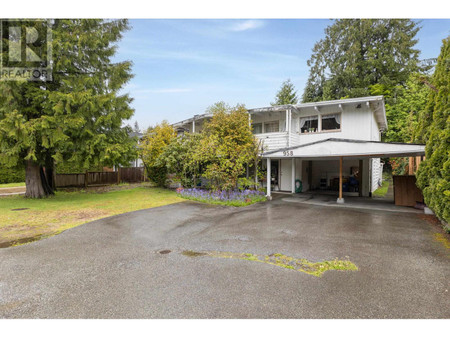 958 Montroyal Boulevard, North Vancouver