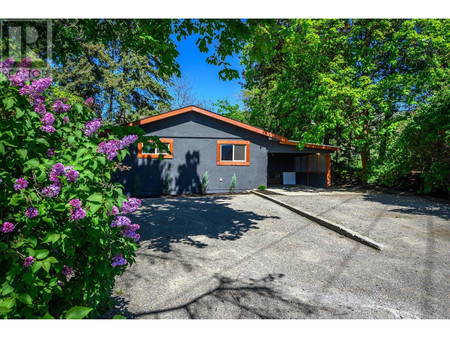 Foyer - 9705 Buchanan Road, Coldstream, BC V1B2X1 Photo 1