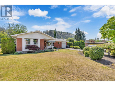 986 Nassau Crescent, Kelowna