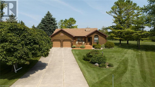 9893 Leonard Street, Grand Bend