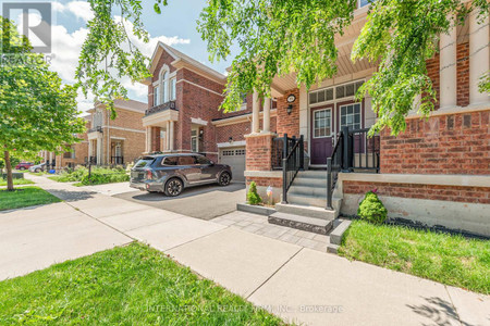 99 Huguenot Road N, Oakville